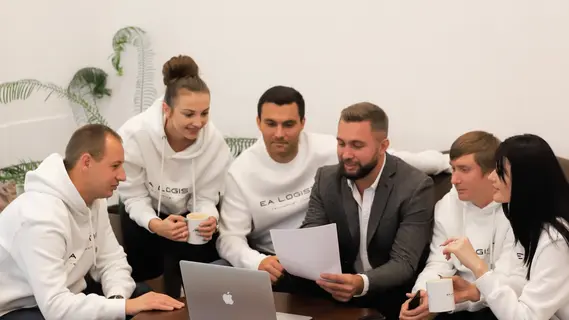 Про компанію