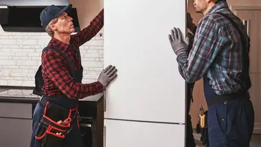 Вантажні перевезення по&nbsp;Україні: як&nbsp;безпечно транспортувати холодильник